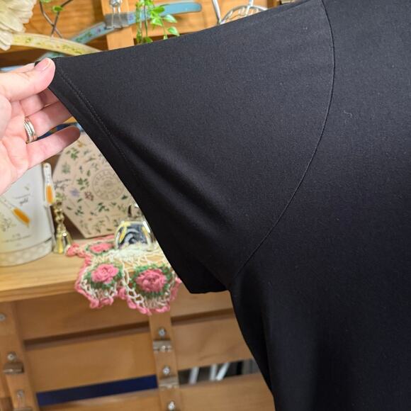 Torrid Graphic Tee Super Soft Knit Size 6X in Black - Picture 5 of 11